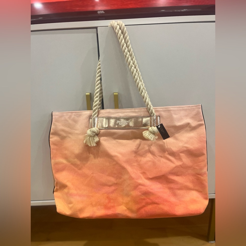 🆕Victoria’s Secret Large Gradient Pink Tote Bag